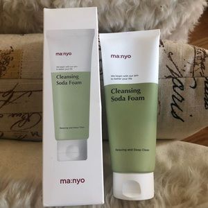 Cleansing Soda Foam
Manyo
